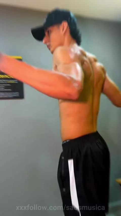 The ones who stay curious always find what they’re looking f... by saosmusica