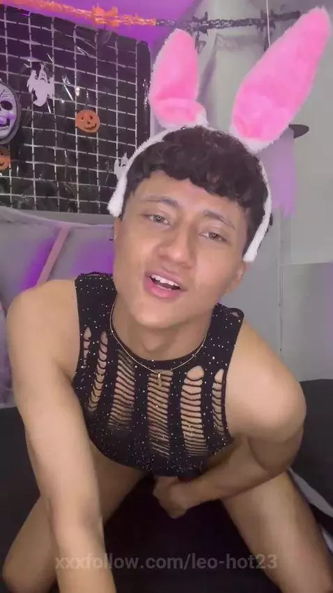 do you want to play with me by leo-hot23