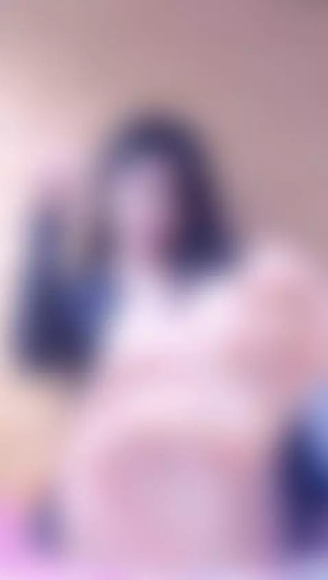 All you can do is stare at my feet… while I hold your key. 🔑 by goddessalliexx