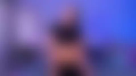 I'm online, are you coming to see me? 🤭 by alaiaguerra