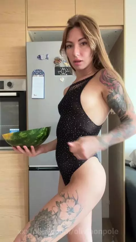 I’m your favorite distraction — and I love it 🥰 by oliviaonpole