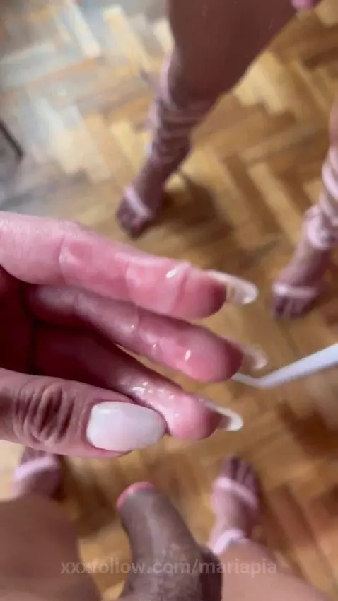 💅 She’s hotter than your regrets by mariapia