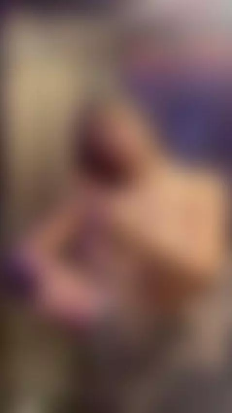 I'm your favorite reason to stay up all night by sunnybunnyy