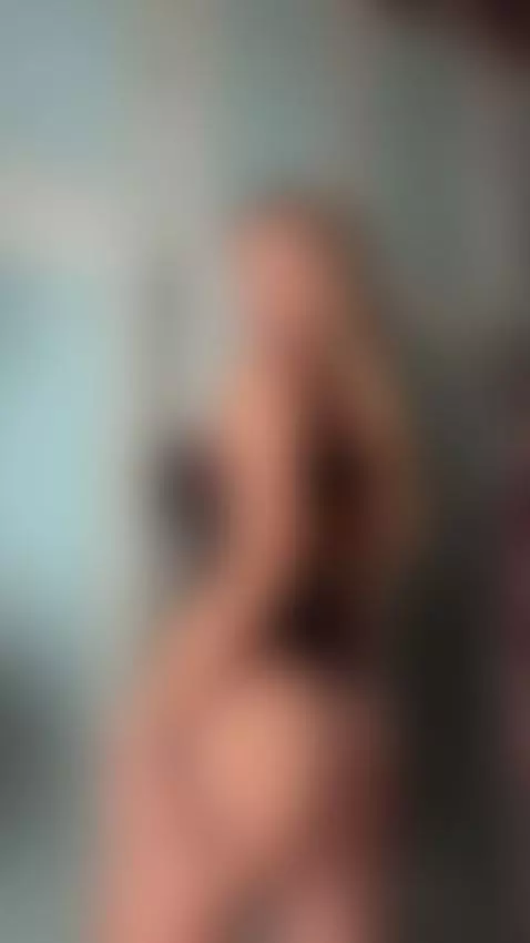 Too hot to stay still 😈🩶 by sunnybunnyy