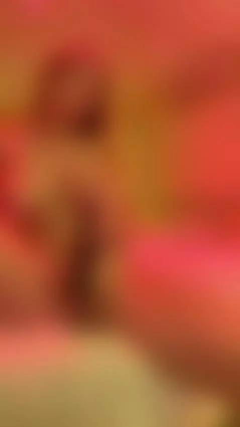 One glance and you’re already hooked 💋🔥 by sunnybunnyy