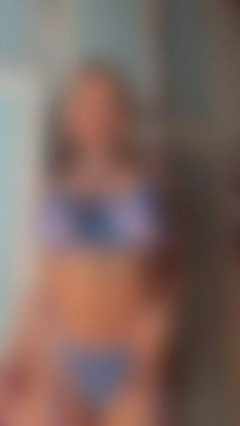 So close, feel me 🫦🔥 by sunnybunnyy