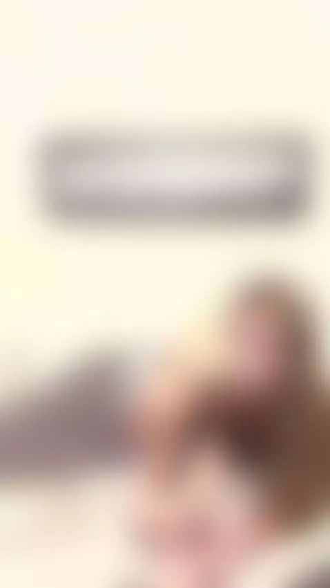 The air slides across my chest 💋💫 by sunnybunnyy