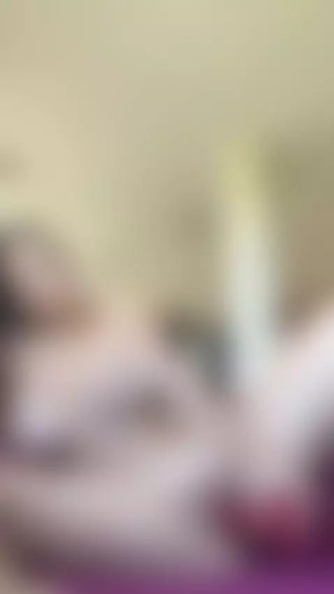 I move like warmth has gravity 😈💧 by sunnybunnyy