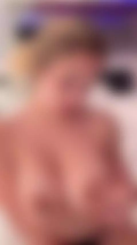 Every pose is a promise 💋🩶 by sunnybunnyy