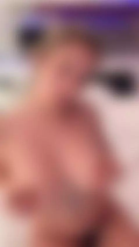 I breathe slowly into the stillness 💦🩶 by sunnybunnyy