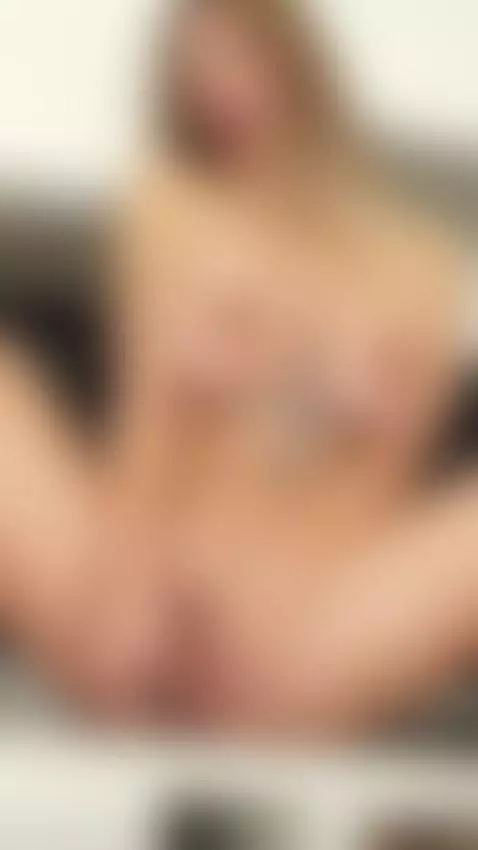 Shadows move slower when I pause 💋💫 by sunnybunnyy