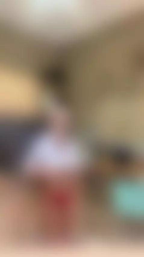 My silhouette blooms in soft gold 💋💫 by sunnybunnyy