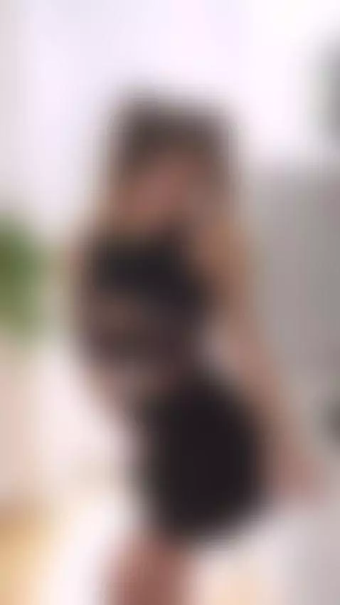 I look innocent… until I start moving 💋💦 by sunnybunnyy