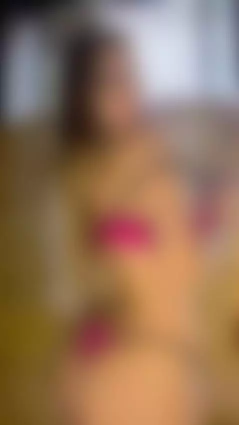 The kind of tease that ruins your focus 💋💫 by sunnybunnyy