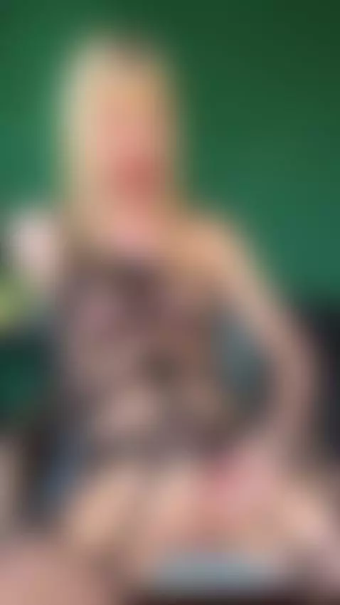 💥 Turned on, tuned out, taking over by queenmatea