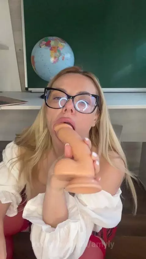 strapon, blowjob, dildo by amyly