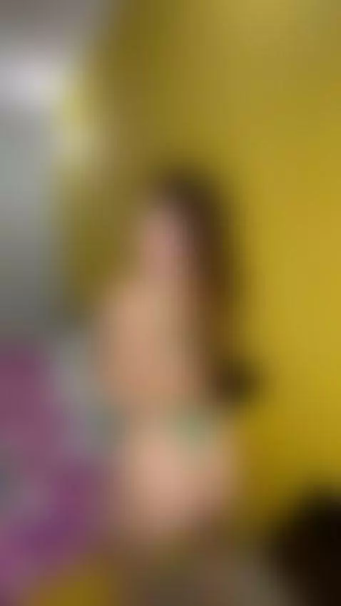 My big white ass moving sexy in front of you 👀💋 by fiorela1