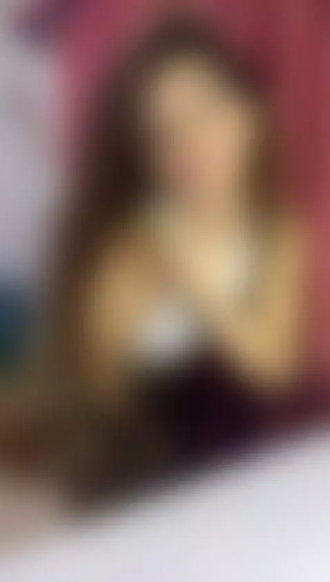 your curly-haired blonde wanting to dance for you ♥️💋 by fiorela1