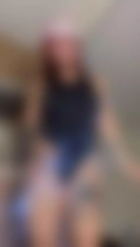 I wanna give you a new year gift daddy! Come to cum with me ... by chloelust