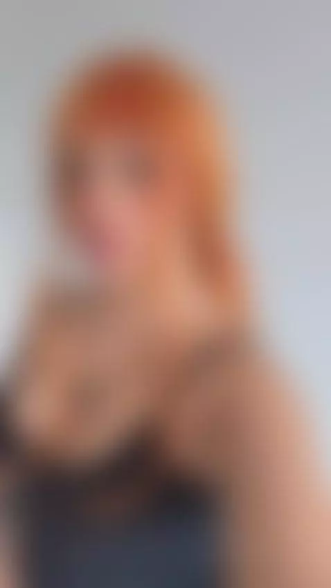 Showing the pussy by nicol-ruizz