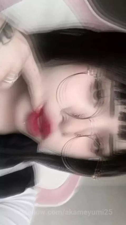 es raro pero me gusta sacar la lengua 🫦😜 #cosplay#lengua#tie... by akameyumi25