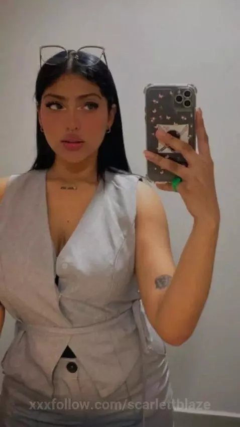 Sexy pics by scarlettblaze