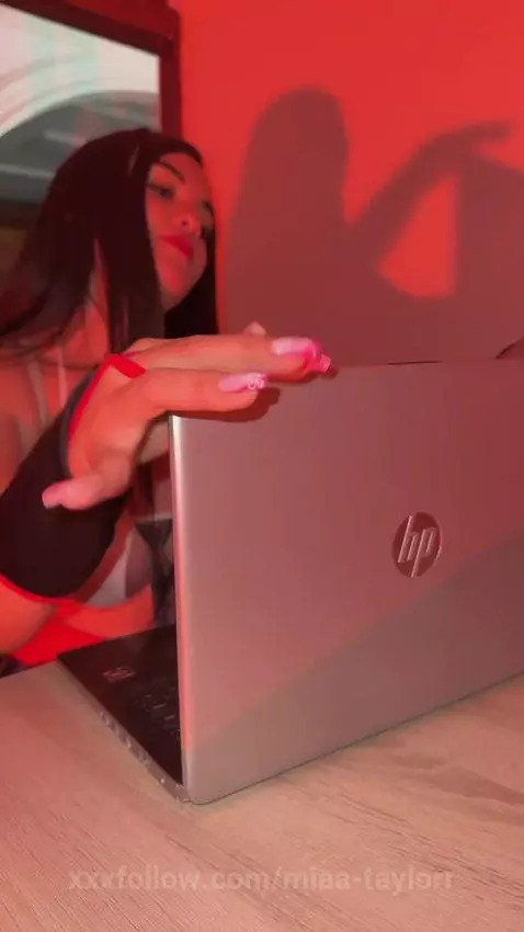 me descubriste🙈🙈 by miaa-taylorr