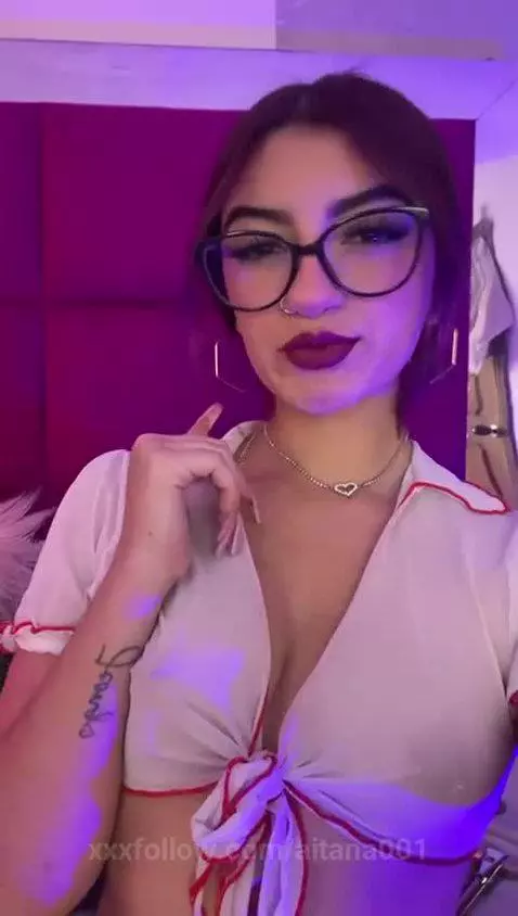 I love meeting new people by aitana001