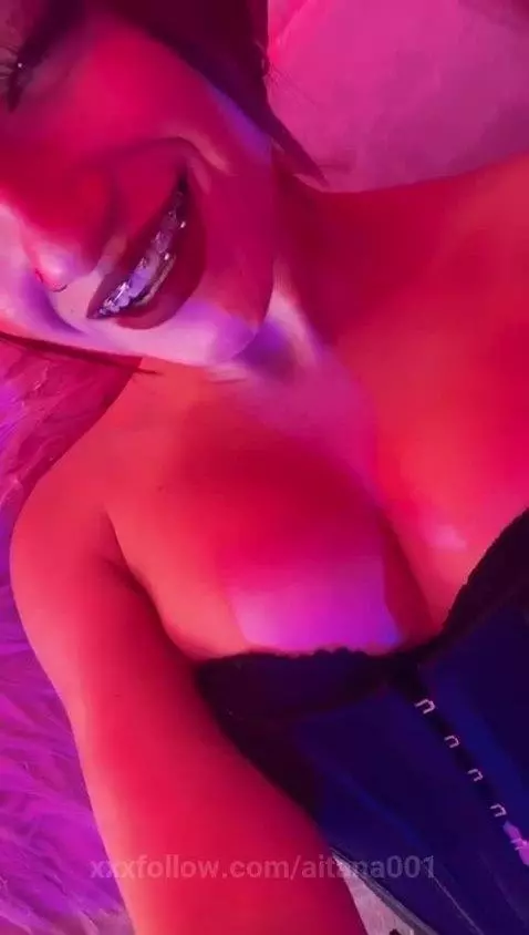 WOULD YOU LIKE TO SEE HOW NAUGHTY I CAN BE? by aitana001