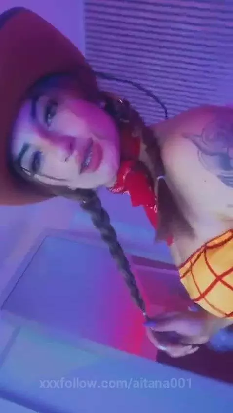 I'm a bad bad cowgirl... join me in my live, link in my bio by aitana001