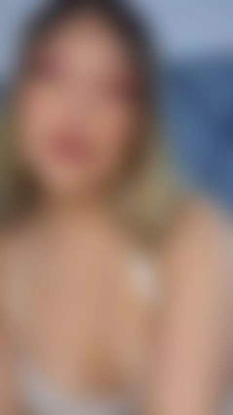 sexy and hot by laracrofftt04