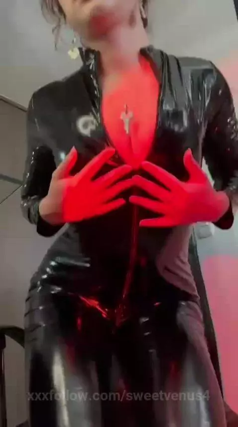 How is it possible for a younger girl than your control of y... by sweetvenus4