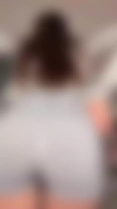🔞Brunette spreading her thick thighs wide 🍑 Only on OF by shyemilybaby