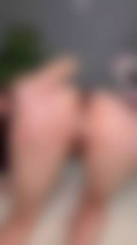 🍆Curvy brunette mouth open moaning 😈 On OF by shyemilybaby