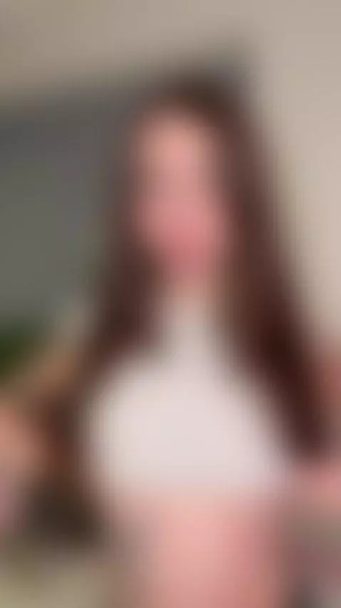 🍆Brunette full lips ready for you 😈 On OF by shyemilybaby
