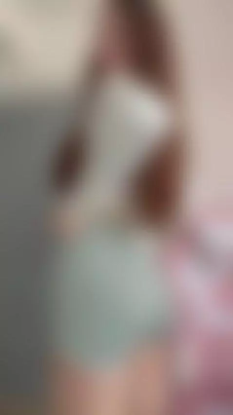 😈This curvy brunette craves your hands on her thick ass 🍆 Jo... by shyemilybaby