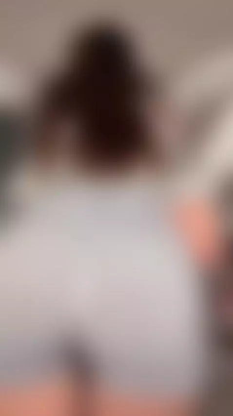 🔞Brunette spreading her thick curvy body for you 🍑 Subscribe... by shyemilybaby