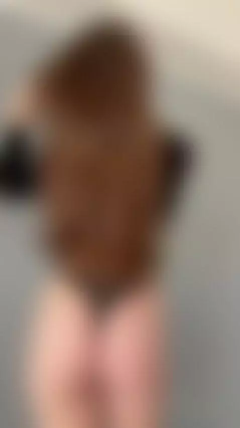 🔥Brunette bending over with her juicy ass 🍑 Unlock OF by shyemilybaby
