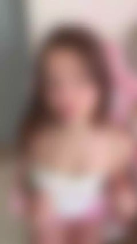 💋Hot brunette with long hair teasing 🔥 Join OF by shyemilybaby