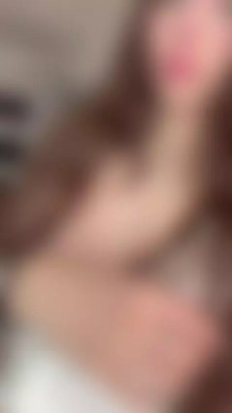 😏Curvy brunette so horny she can’t stop touching her big tit... by shyemilybaby