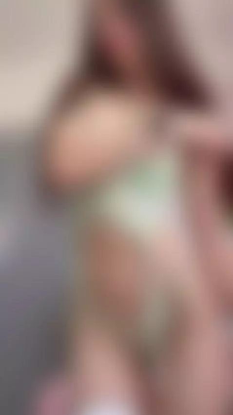 😈This curvy brunette craves your hands on her thick ass 🍆 Jo... by shyemilybaby
