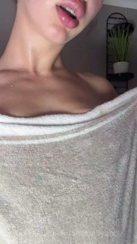 Look, but don’t touch?
Nah. Click and feel everything. by shyemilybaby