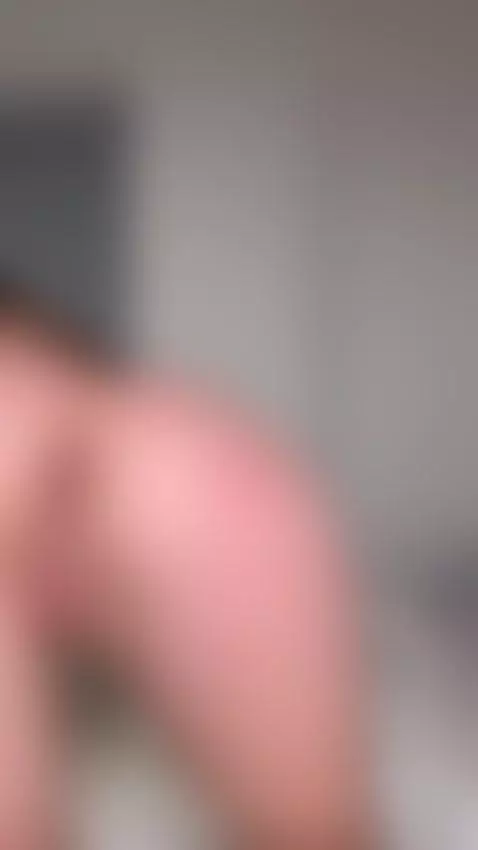 I’ll be waiting for your “hey” 💌 by shyemilybaby