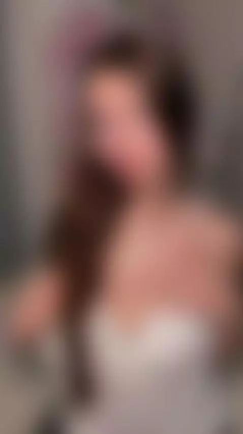 🔞Brunette spreading her thick thighs wide 🍑 Only on OF by shyemilybaby