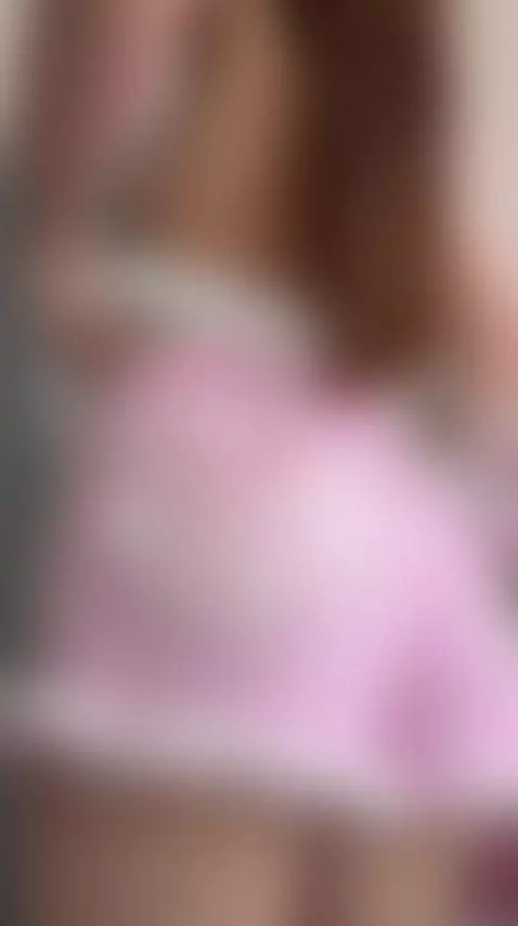 🔞Tattooed brunette arching her back 🍑 Join my OF by shyemilybaby