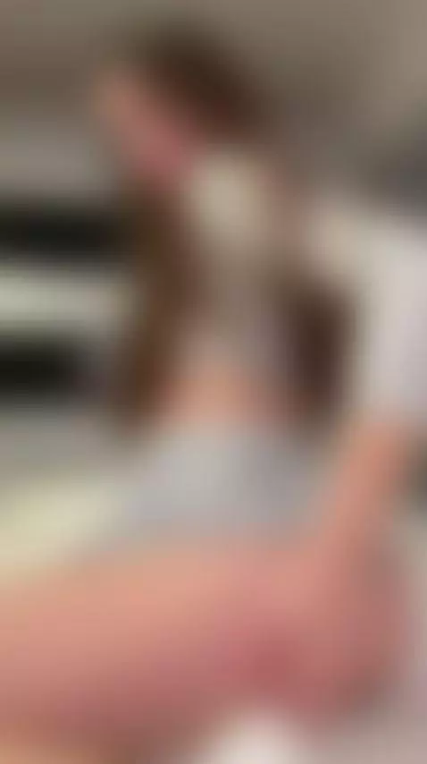😈This curvy brunette craves your hands on her thick ass 🍆 Jo... by shyemilybaby
