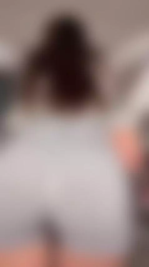 🔥Brunette grinding her thick ass slow 🍑 Unlock OF by shyemilybaby