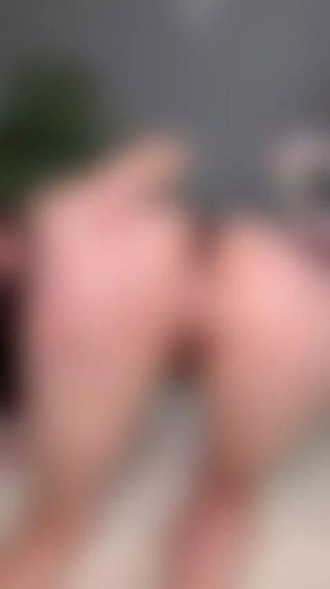 😈Brunette lifting her skirt for you 🍆 Unlock OF by shyemilybaby