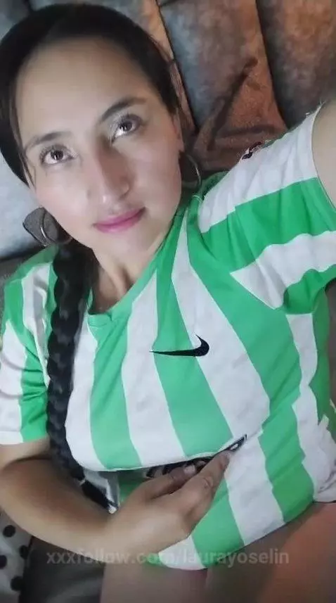 Let me be your desire to wet your wishes 😈💦 by laurayoselin