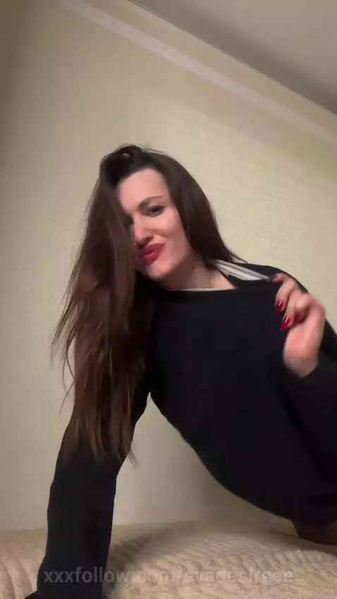 I see you lurking. Subscribe to my OnlyFans. by evadesireee